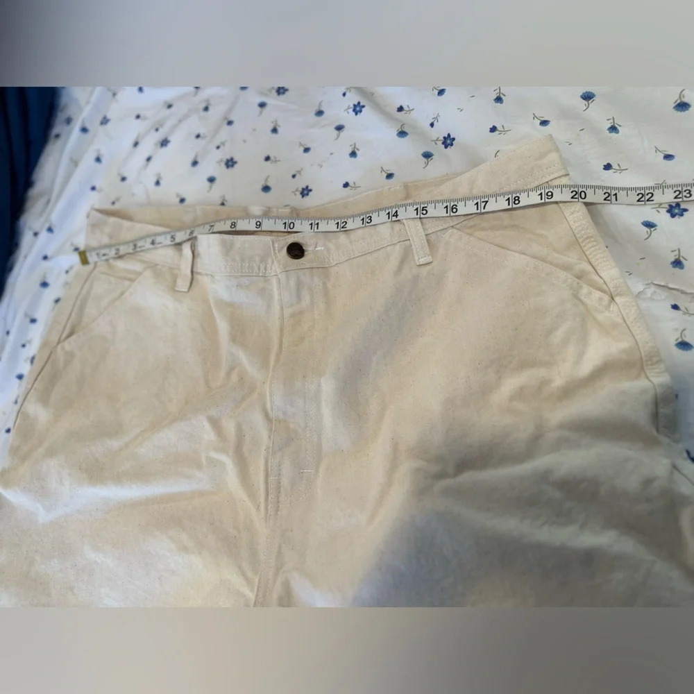 EUC Vintage 90s Caboose Sz: 40 Cream Canvas Carpenter Workwear Cargo Shorts.